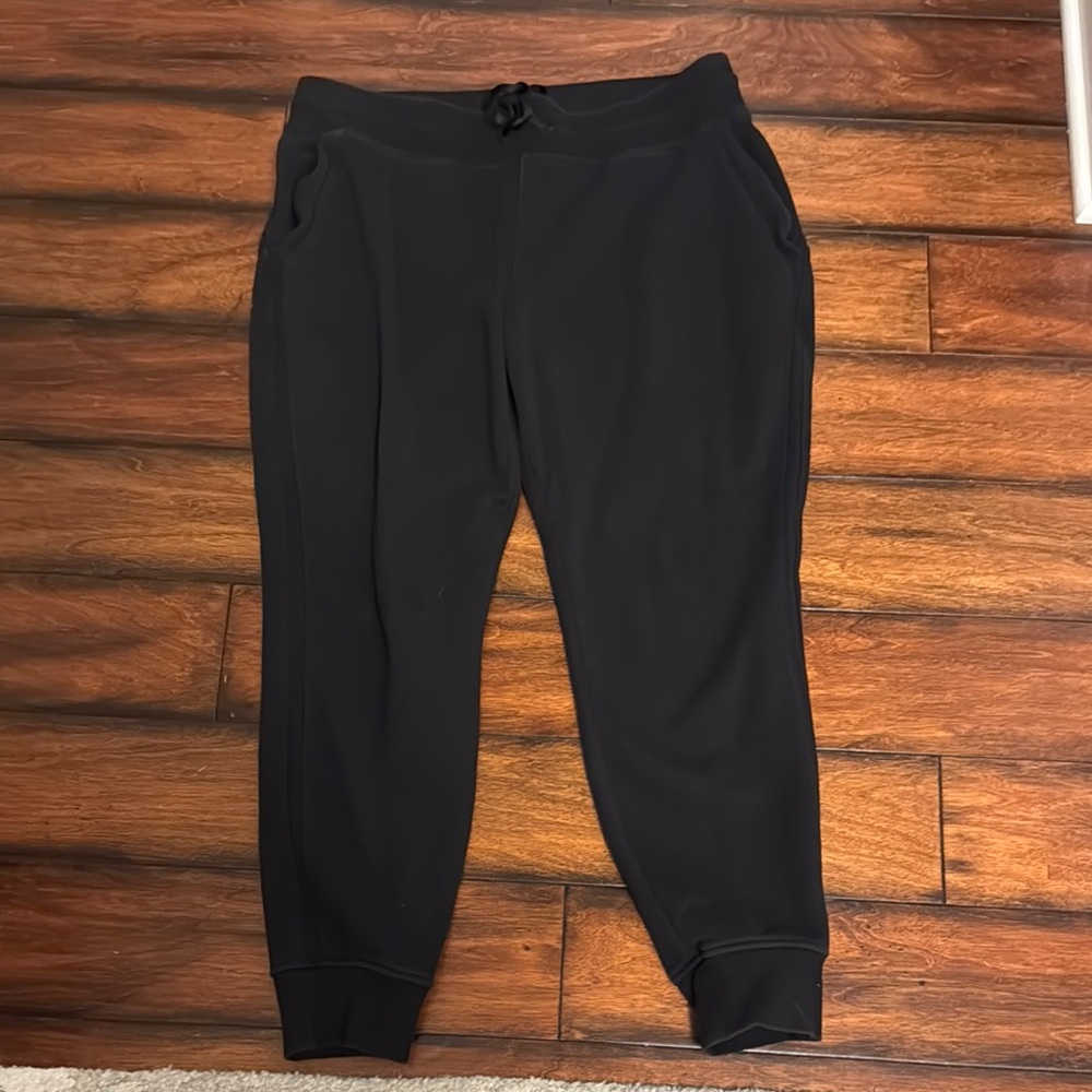 Lulu high rise jogger